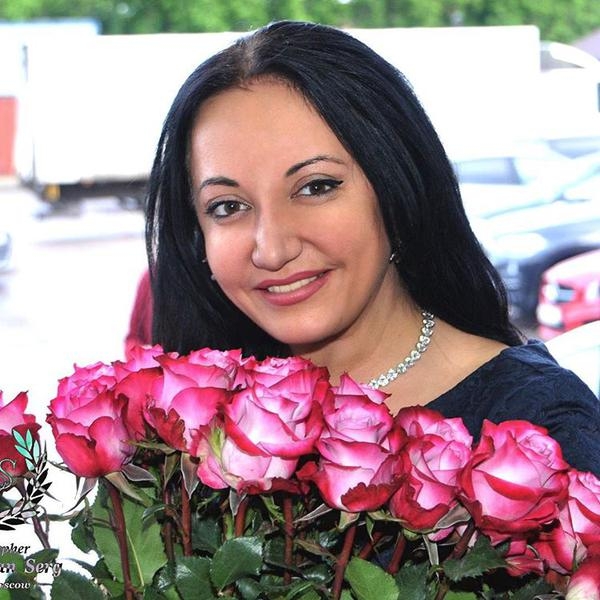 «Год болей и дискомфорта»: звезда «Битвы экстрасенсов» Фатима Хадуева рассказала о неудачной пластике