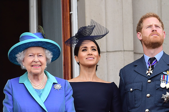 Меган Маркл, принц Гарри, королева Елизавета II, Кейт Миддлтон и другие посетили парад ВВС