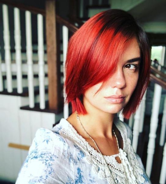Из блондинок в рыжие бестии: Муцениеце радикально сменила цвет волос