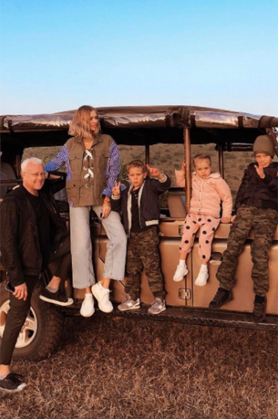 Елена Перминова с мужем и детьми отдыхает в Кении: фото и видео