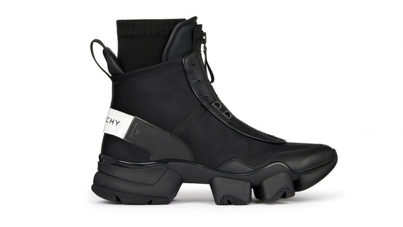 Givenchy представили технологичные кроссовки-челюсти